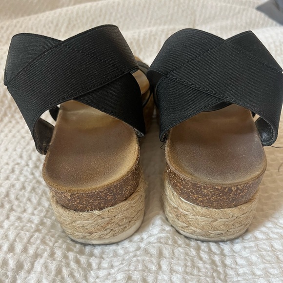 Sandals - Picture 5 of 5